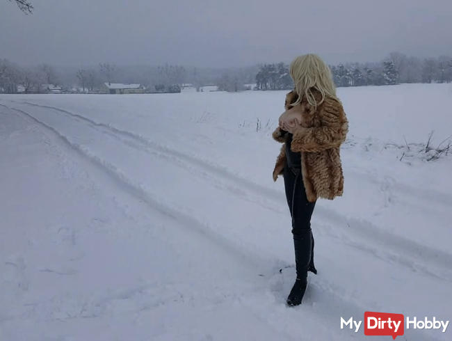 Schnee Schlampe Mandy :)!
