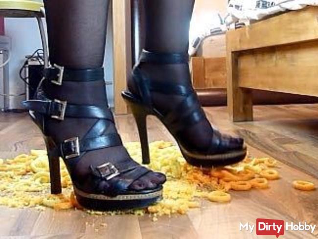 Snackringe kaputt treten