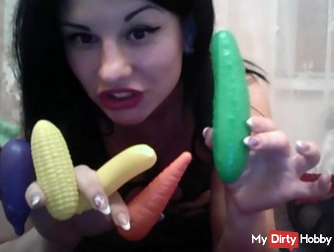 ich esse kein Obst ich spile damit und stecke das in meine Pussy. Sehe doch selbst.