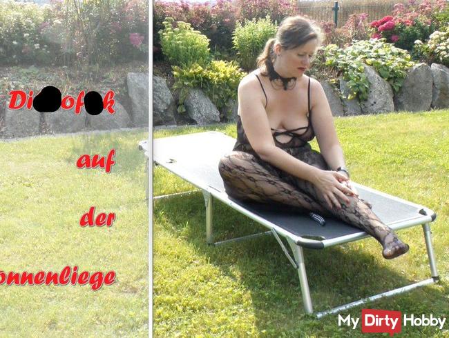 Dildofick auf der Sonnenliege
