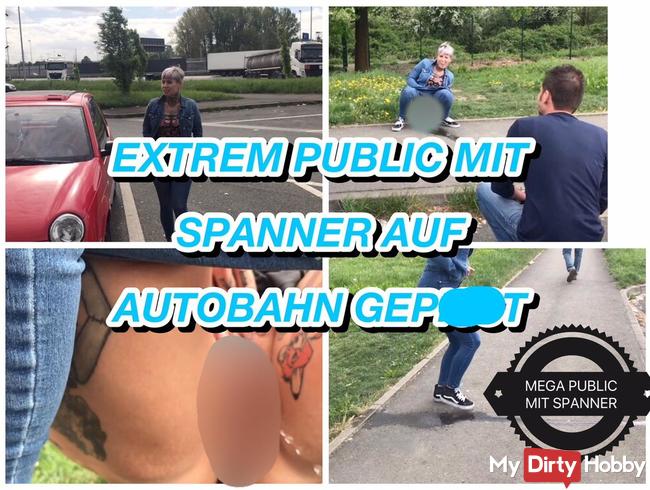 Extrem Public mit Spanner auf Parkplatz gepisst