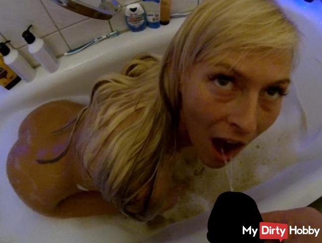 In die Fresse Pissen